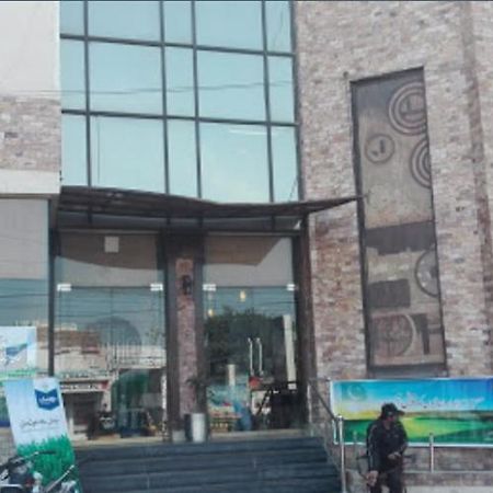 Solo Hotel & Restaurant Sargodha Exterior photo